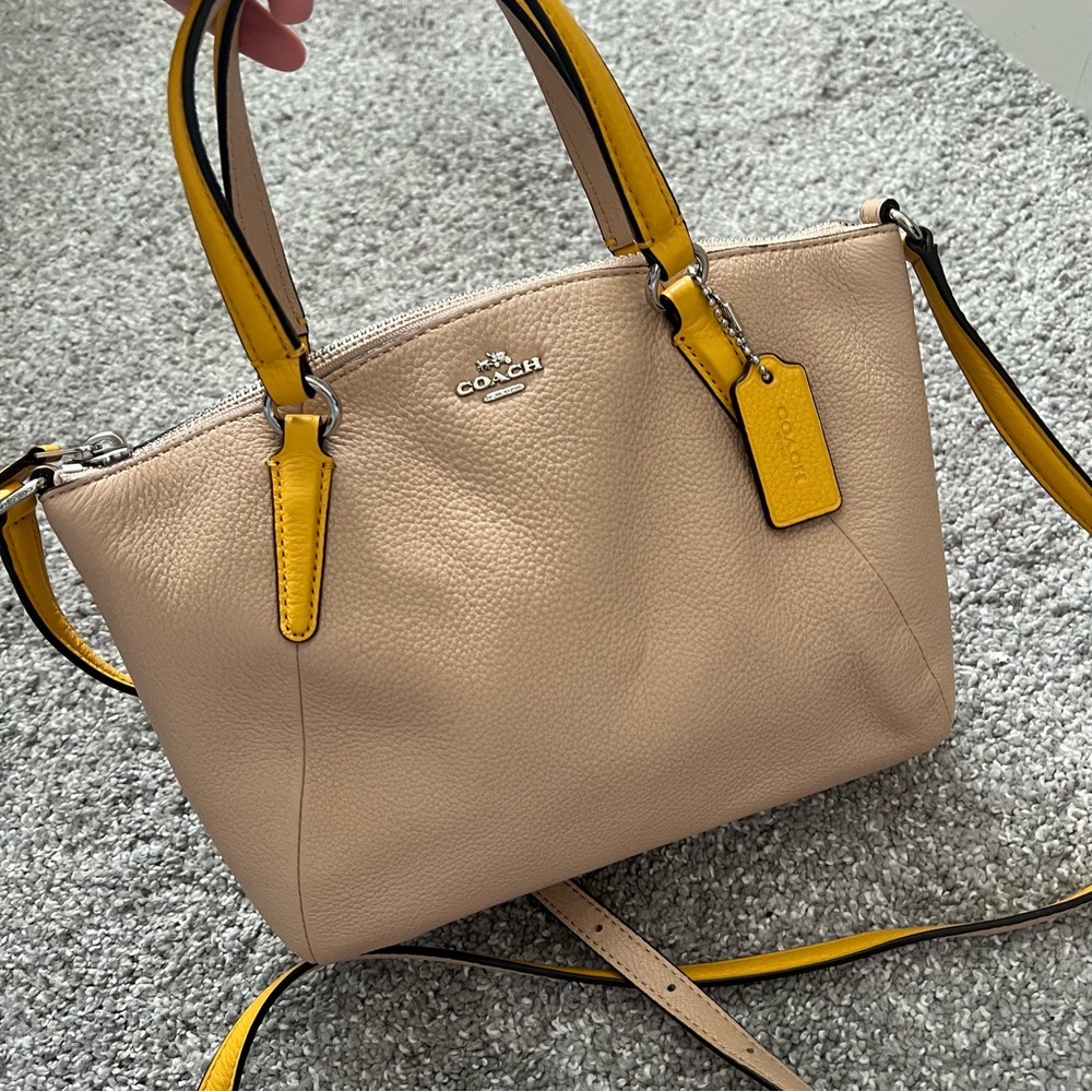 Coach mini kelsey crossbody bag NWT two tone color leather
